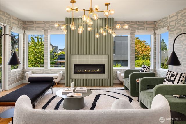 3215 39th Avenue W, Seattle, WA 98199