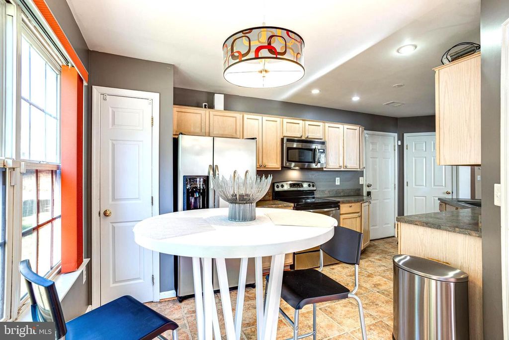 Image 13 of property listing at 3164 GLADSTONE CT, Waldorf, MD 20602