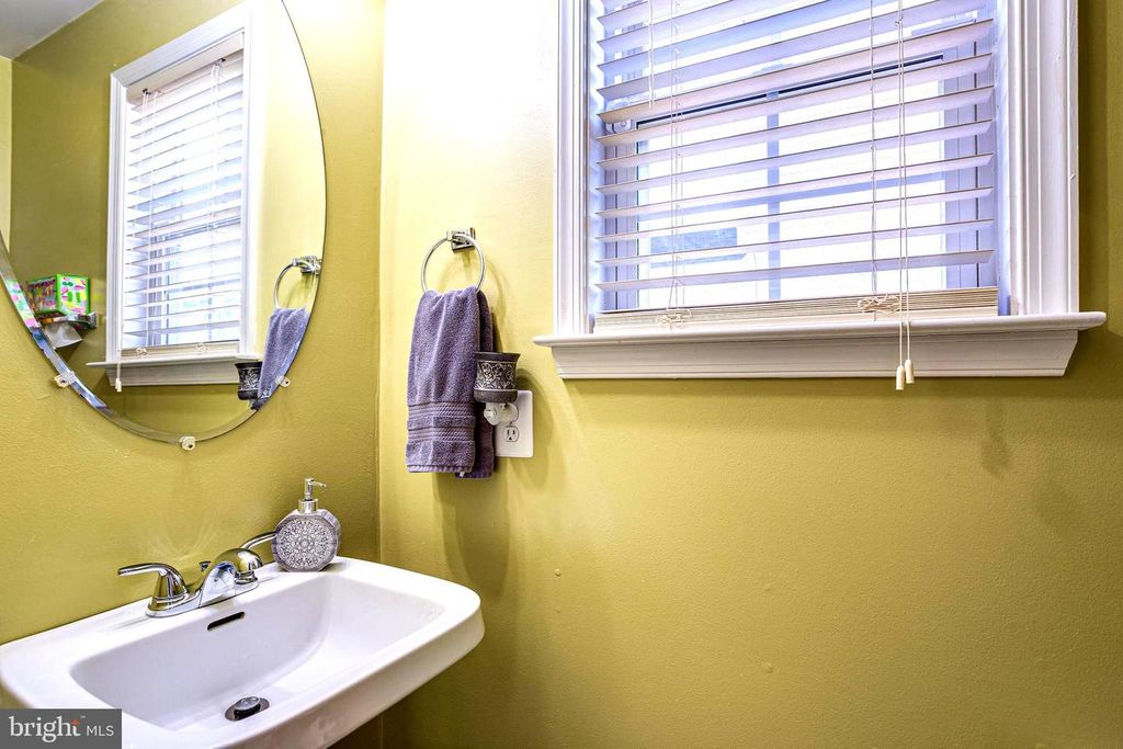 Image 15 of property listing at 3164 GLADSTONE CT, Waldorf, MD 20602