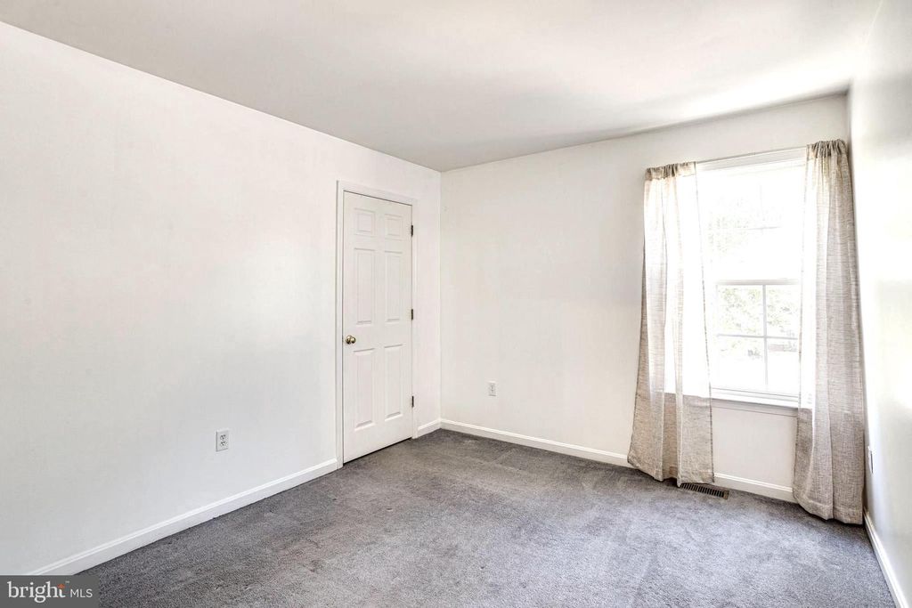 Image 28 of property listing at 3164 GLADSTONE CT, Waldorf, MD 20602