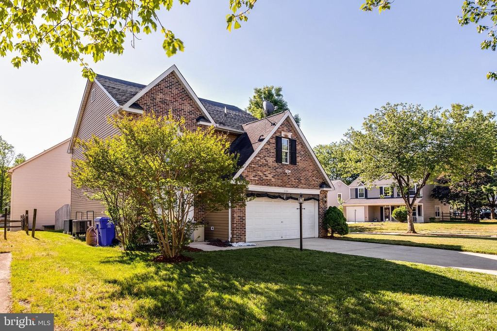 Image 3 of property listing at 3164 GLADSTONE CT, Waldorf, MD 20602