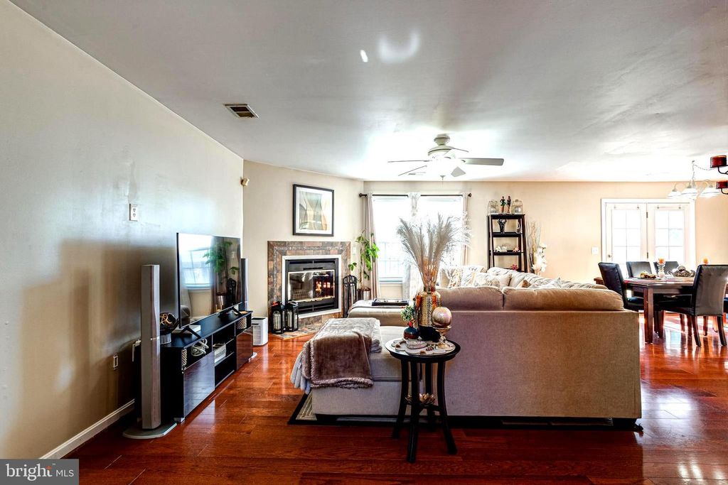 Image 6 of property listing at 3164 GLADSTONE CT, Waldorf, MD 20602