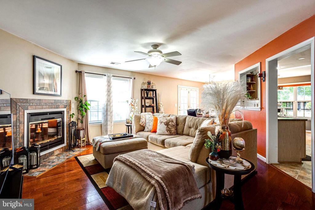 Image 8 of property listing at 3164 GLADSTONE CT, Waldorf, MD 20602