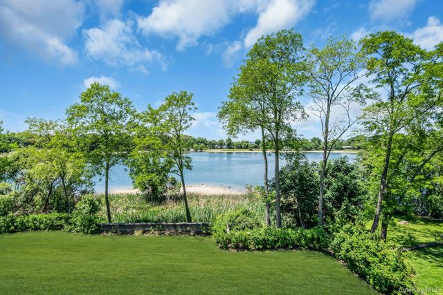 12 Barbara Lane, Glen Cove, NY 11542