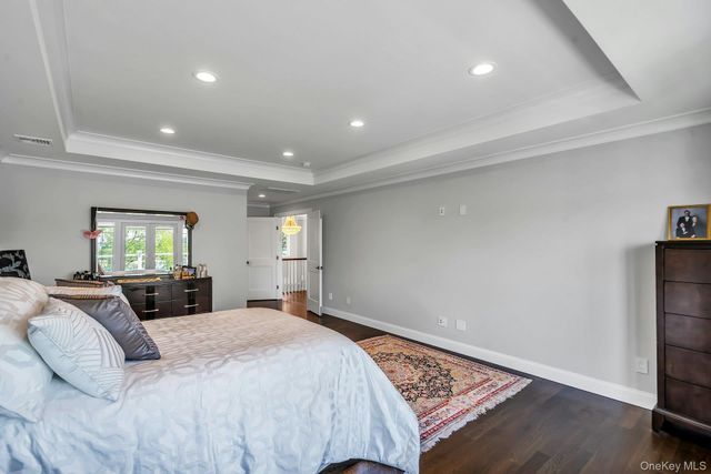 12 Barbara Lane, Glen Cove, NY 11542