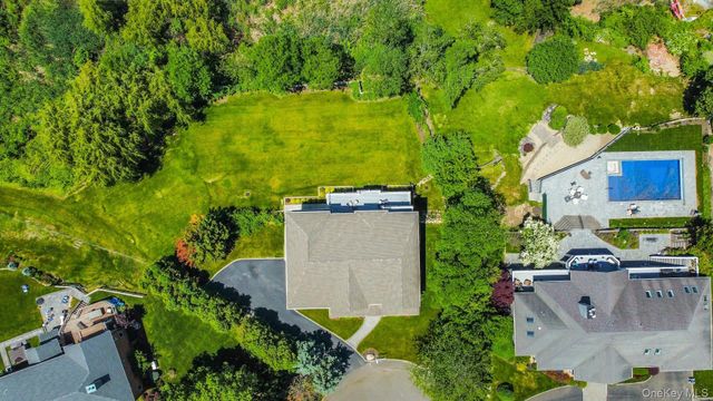12 Barbara Lane, Glen Cove, NY 11542