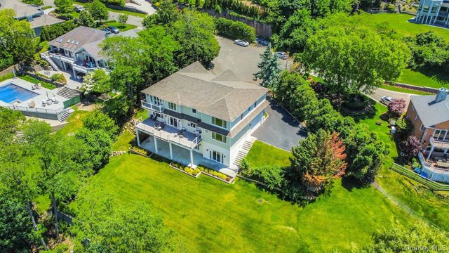 12 Barbara Lane, Glen Cove, NY 11542