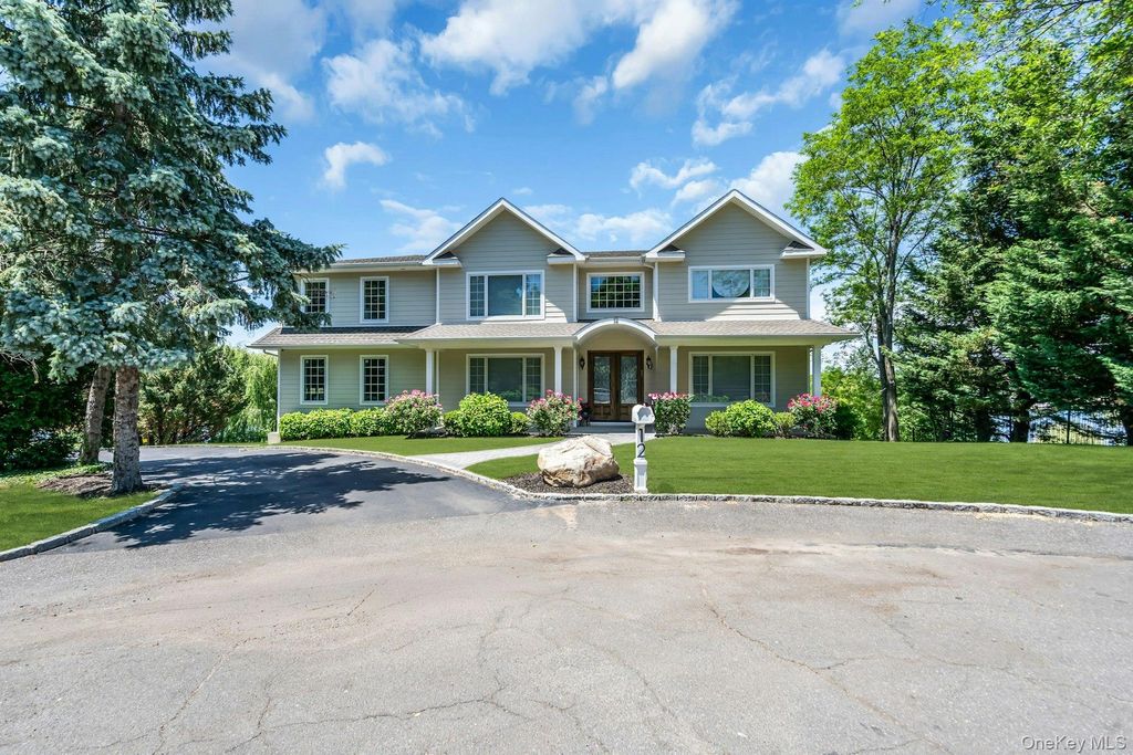 12 Barbara Lane, Glen Cove, NY 11542