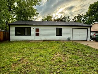 1531 Wedgewood Drive, Lawrence, KS 66044