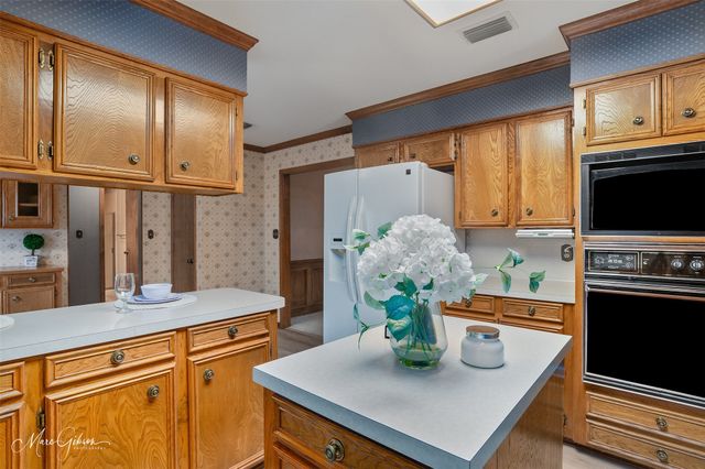 7709 Chesapeake Drive, Shreveport, LA 71105