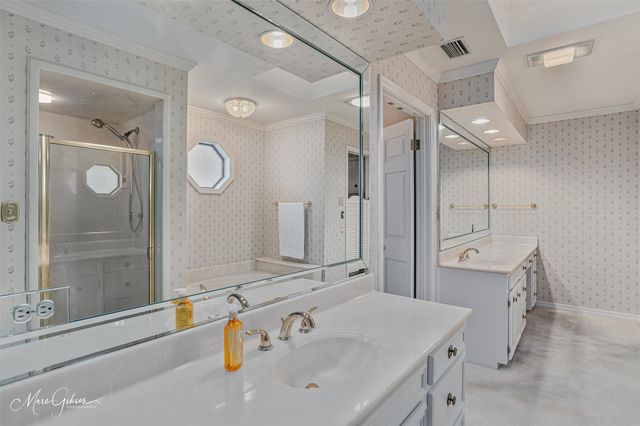 7709 Chesapeake Drive, Shreveport, LA 71105