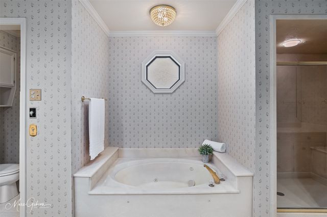 7709 Chesapeake Drive, Shreveport, LA 71105