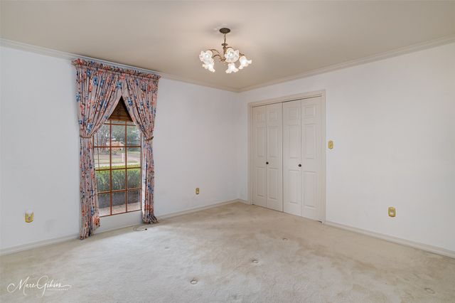 7709 Chesapeake Drive, Shreveport, LA 71105