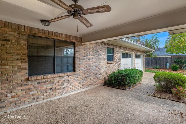 7709 Chesapeake Drive, Shreveport, LA 71105