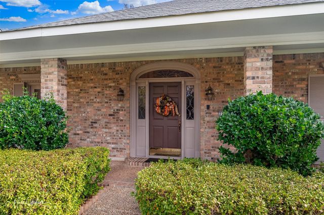 7709 Chesapeake Drive, Shreveport, LA 71105