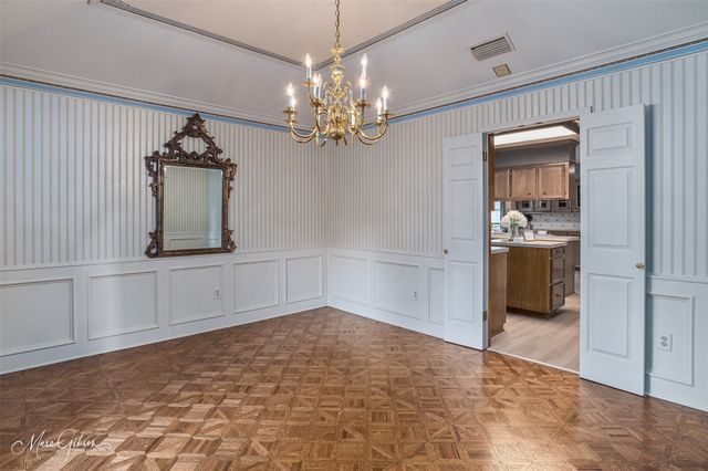 7709 Chesapeake Drive, Shreveport, LA 71105