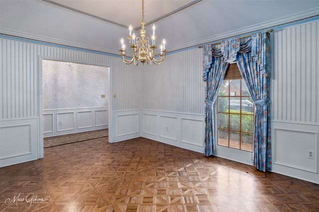 7709 Chesapeake Drive, Shreveport, LA 71105