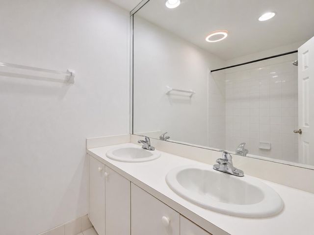 4750 NW 117th Avenue, Coral Springs, FL 33076