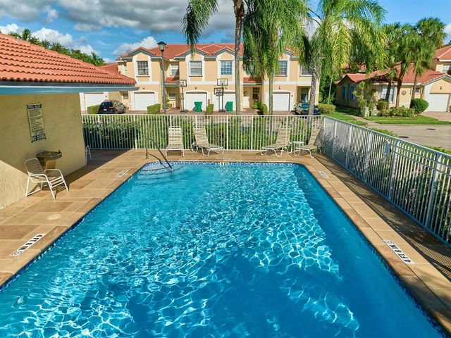 4750 NW 117th Avenue, Coral Springs, FL 33076