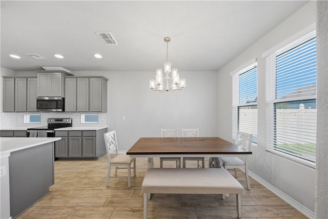 9318 Murdock Dr, Corpus Christi, TX 78410