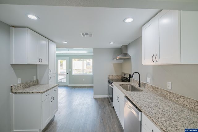 995 Fairview Av SE, Salem, OR 97302