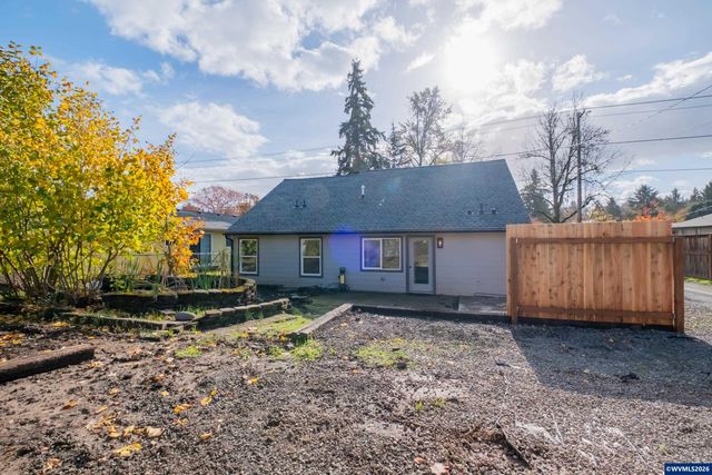 995 Fairview Av SE, Salem, OR 97302