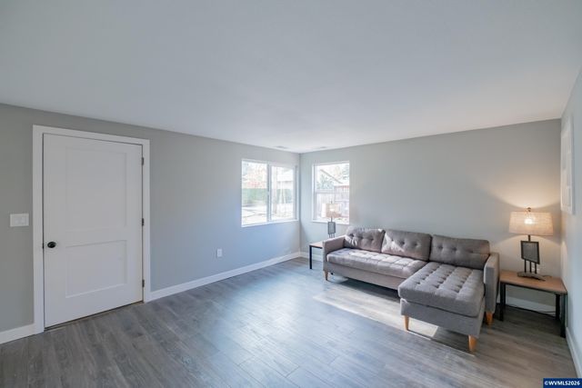 995 Fairview Av SE, Salem, OR 97302