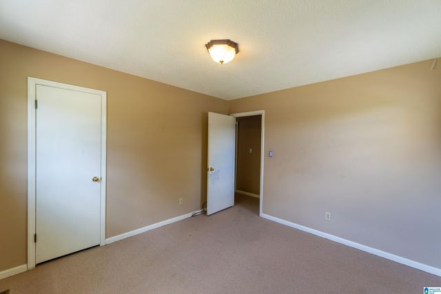 704 HILLTOP ROAD, Warrior, AL 35180