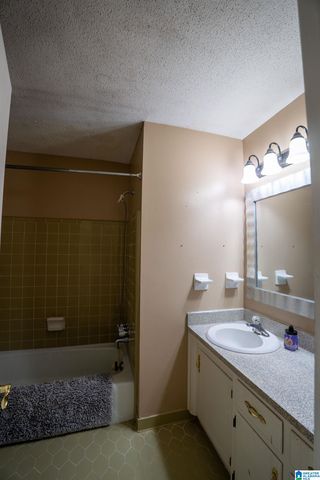 704 HILLTOP ROAD, Warrior, AL 35180