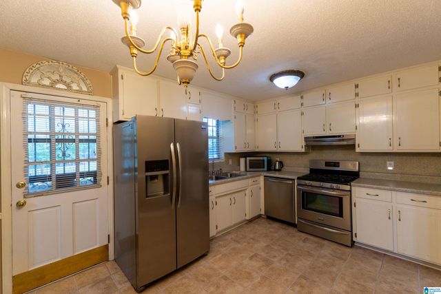 704 HILLTOP ROAD, Warrior, AL 35180