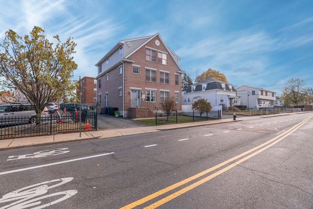 287 Everett St. 1, Boston, MA 02134