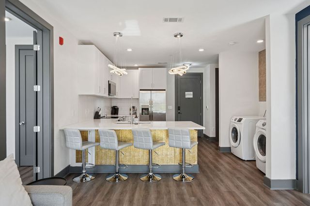 65 Lindsley Ave Apt 312, Nashville, TN 37210