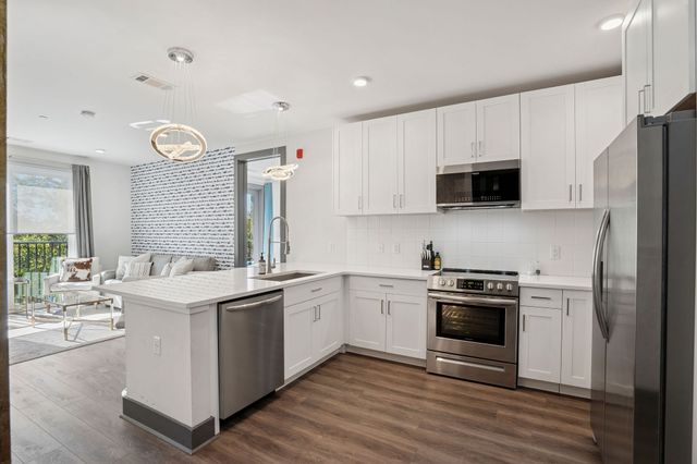 65 Lindsley Ave Apt 312, Nashville, TN 37210