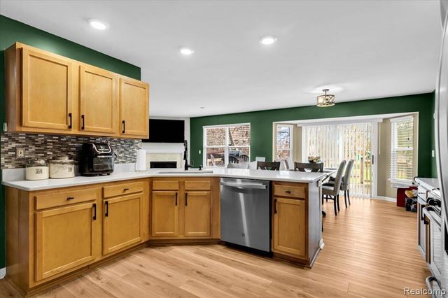 19224 Denby, Redford, MI 48240