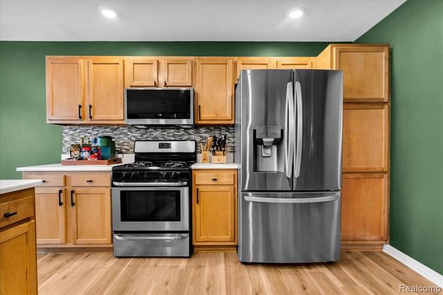 19224 Denby, Redford, MI 48240