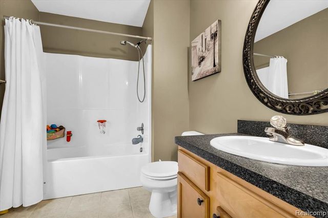 19224 Denby, Redford, MI 48240