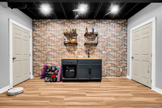 19224 Denby, Redford, MI 48240