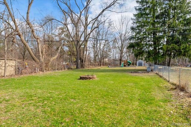 19224 Denby, Redford, MI 48240