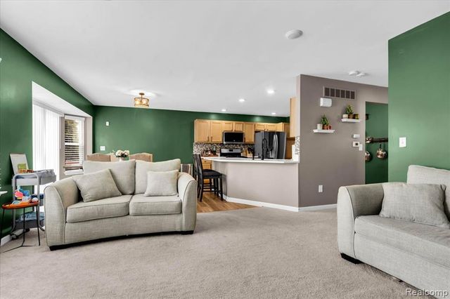 19224 Denby, Redford, MI 48240