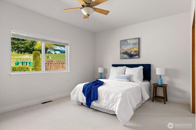 1041 Halsey Drive, Coupeville, WA 98239