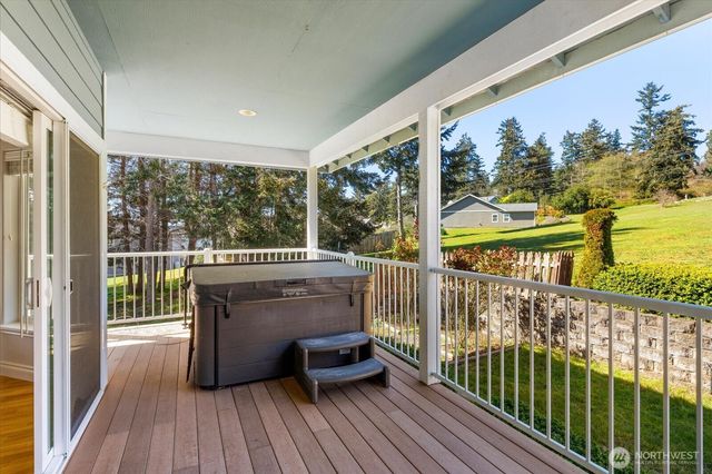 1041 Halsey Drive, Coupeville, WA 98239