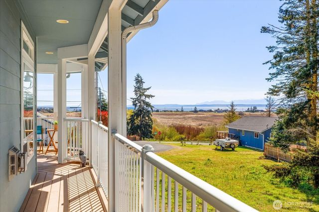 1041 Halsey Drive, Coupeville, WA 98239