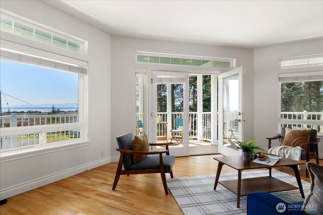 1041 Halsey Drive, Coupeville, WA 98239
