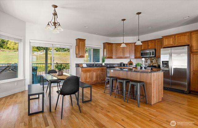 1041 Halsey Drive, Coupeville, WA 98239