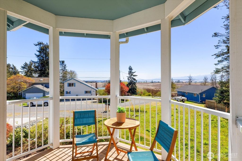 1041 Halsey Drive, Coupeville, WA 98239