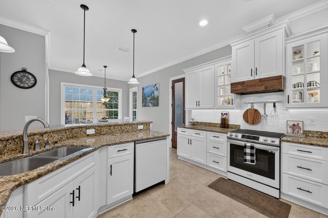 13545 MACAPA Road, Jacksonville, FL 32246