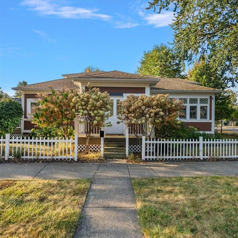 202 Oak Street, South Haven, MI 49090