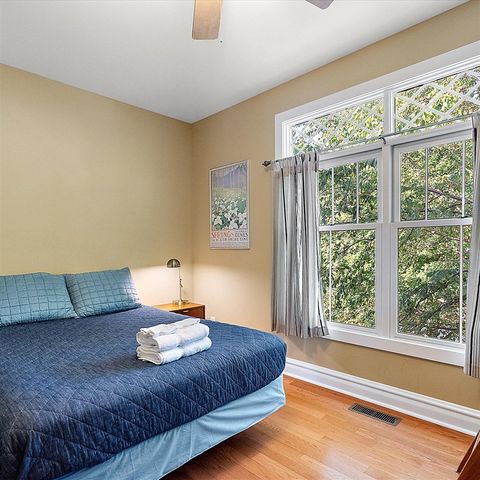 202 Oak Street, South Haven, MI 49090