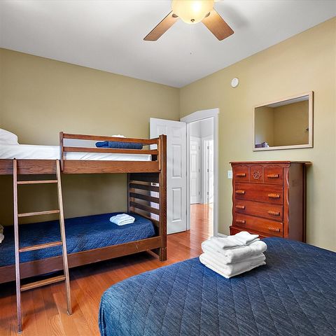 202 Oak Street, South Haven, MI 49090