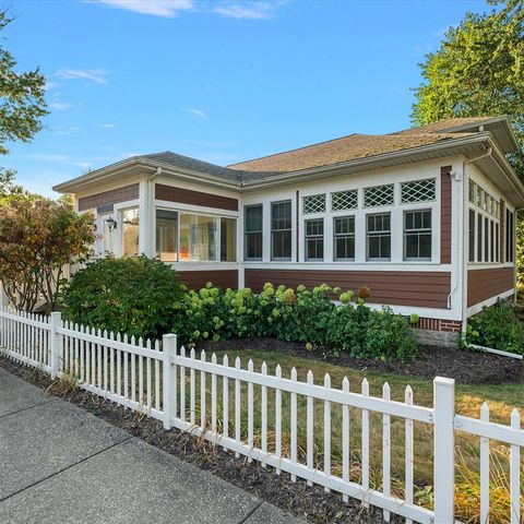 202 Oak Street, South Haven, MI 49090